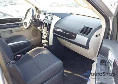 2010 Dodge Grand Caravan Sxt from USA, damaged, VIN 2D4RN5D12AR118053